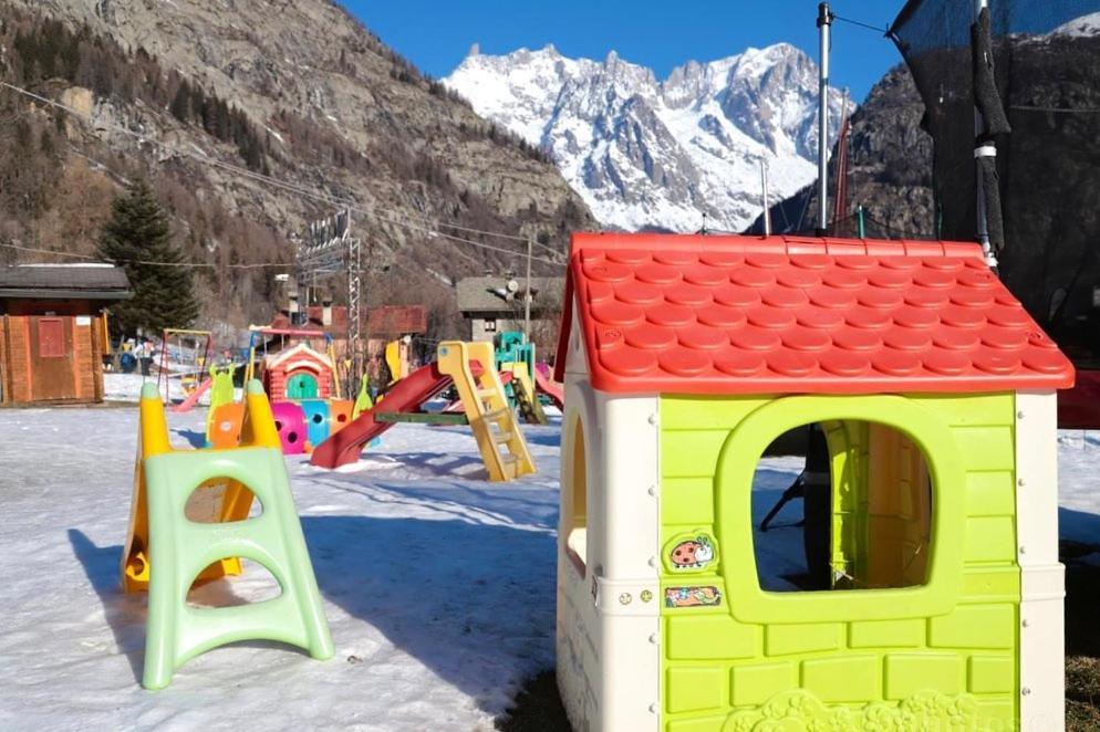 La Maison Des Guides - Trilocale A 500 Mt Dalle Piste Di Dolonne Courmayeur Esterno foto