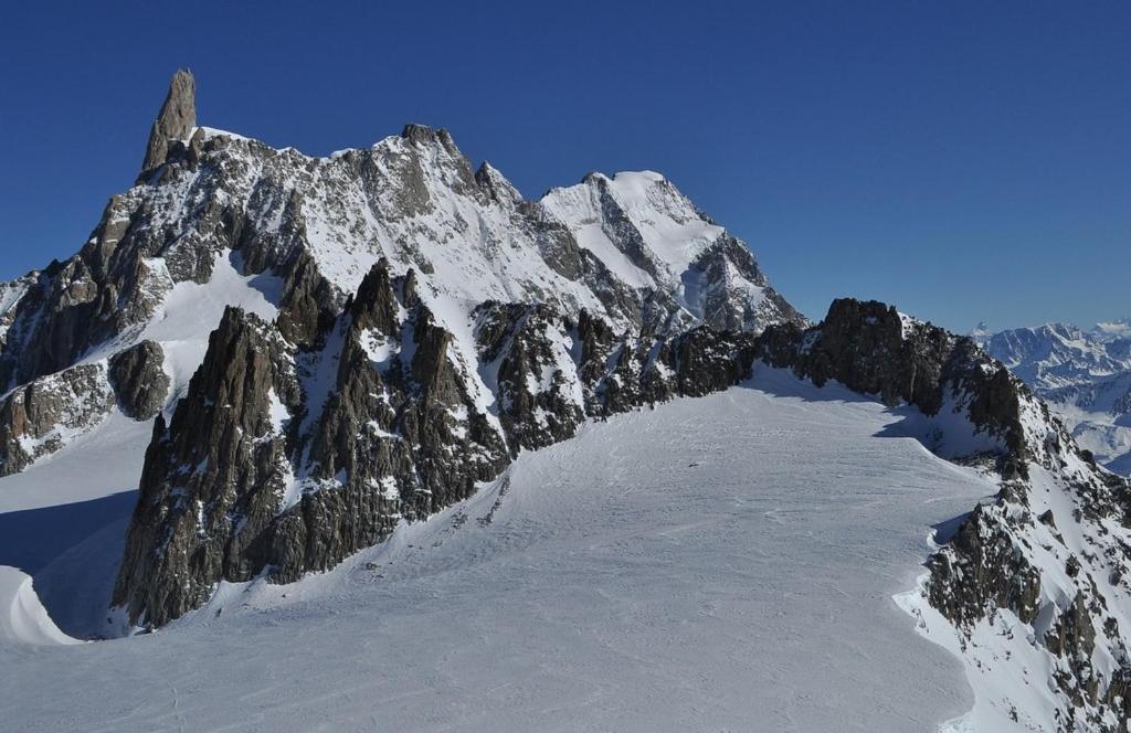 La Maison Des Guides - Trilocale A 500 Mt Dalle Piste Di Dolonne Courmayeur Esterno foto