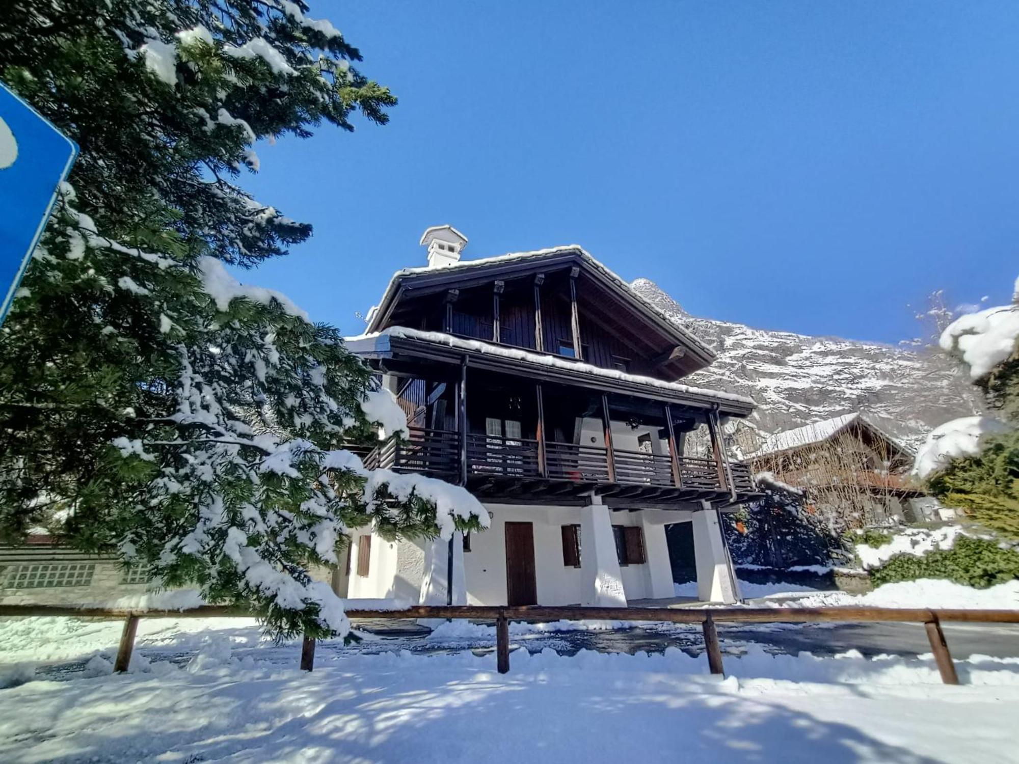 La Maison Des Guides - Trilocale A 500 Mt Dalle Piste Di Dolonne Courmayeur Esterno foto