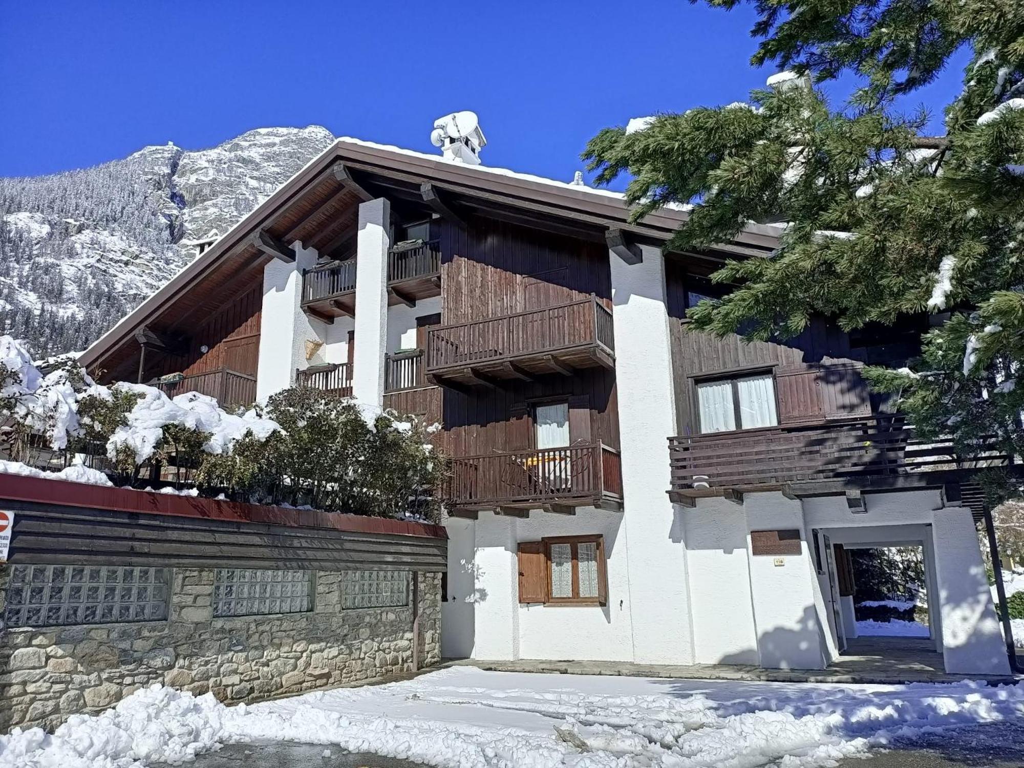 La Maison Des Guides - Trilocale A 500 Mt Dalle Piste Di Dolonne Courmayeur Esterno foto