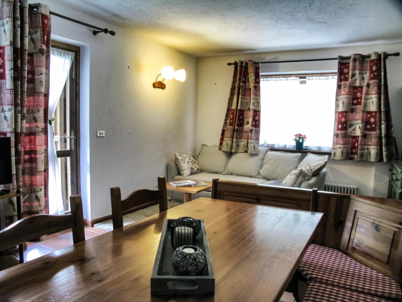 La Maison Des Guides - Trilocale A 500 Mt Dalle Piste Di Dolonne Courmayeur Esterno foto